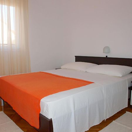 Apartments Mirja - 100M From The Beach & Parking Trogir Exterior photo