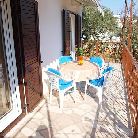 Apartments Mirja - 100M From The Beach & Parking Trogir Exterior photo