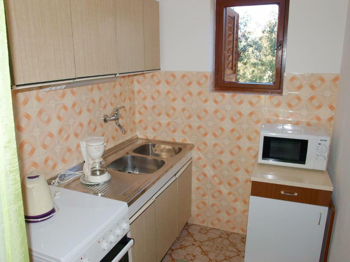 Apartments Mirja - 100M From The Beach & Parking Trogir Exterior photo